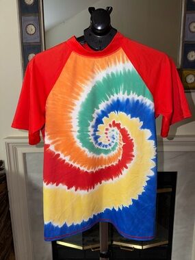 NWOT Lands’ End Short Sleeve Husky Spiral Tie-Dye Rash Guard